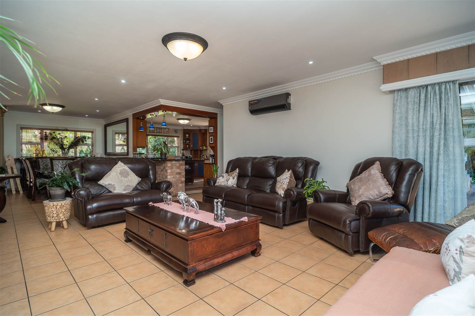 4 Bed House in Umhlanga Rocks photo number 11