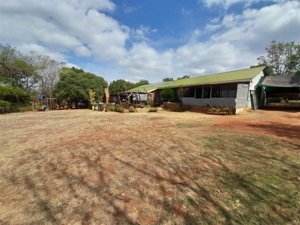 8.5 ha Smallholding