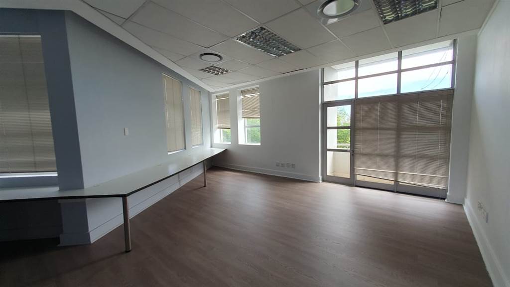 315  m² Commercial space in Lydiana photo number 15
