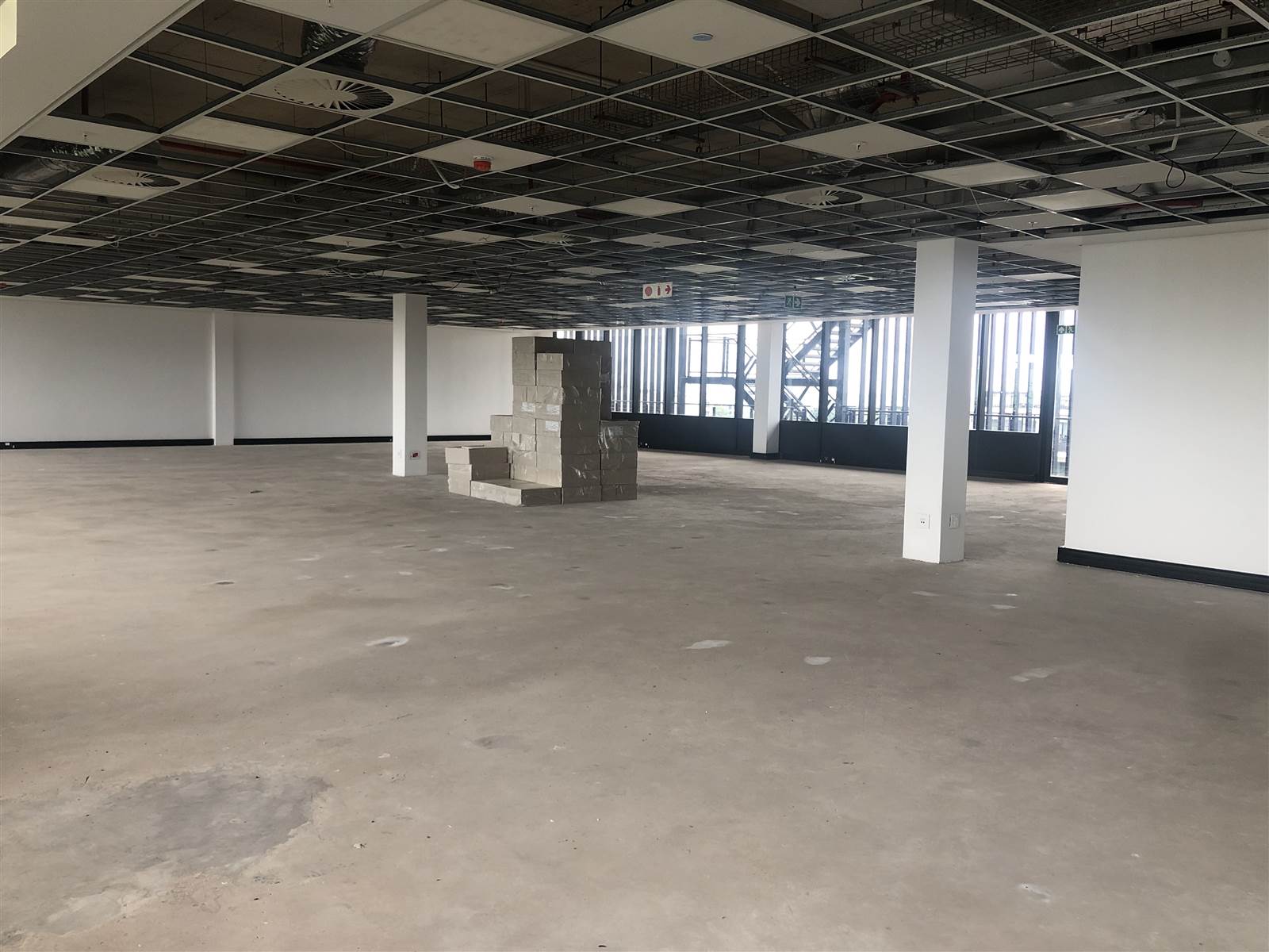 533  m² Commercial space in New Town Centre photo number 3