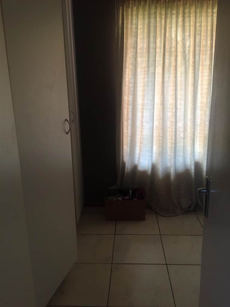 2 Bed Apartment in Meredale photo number 21