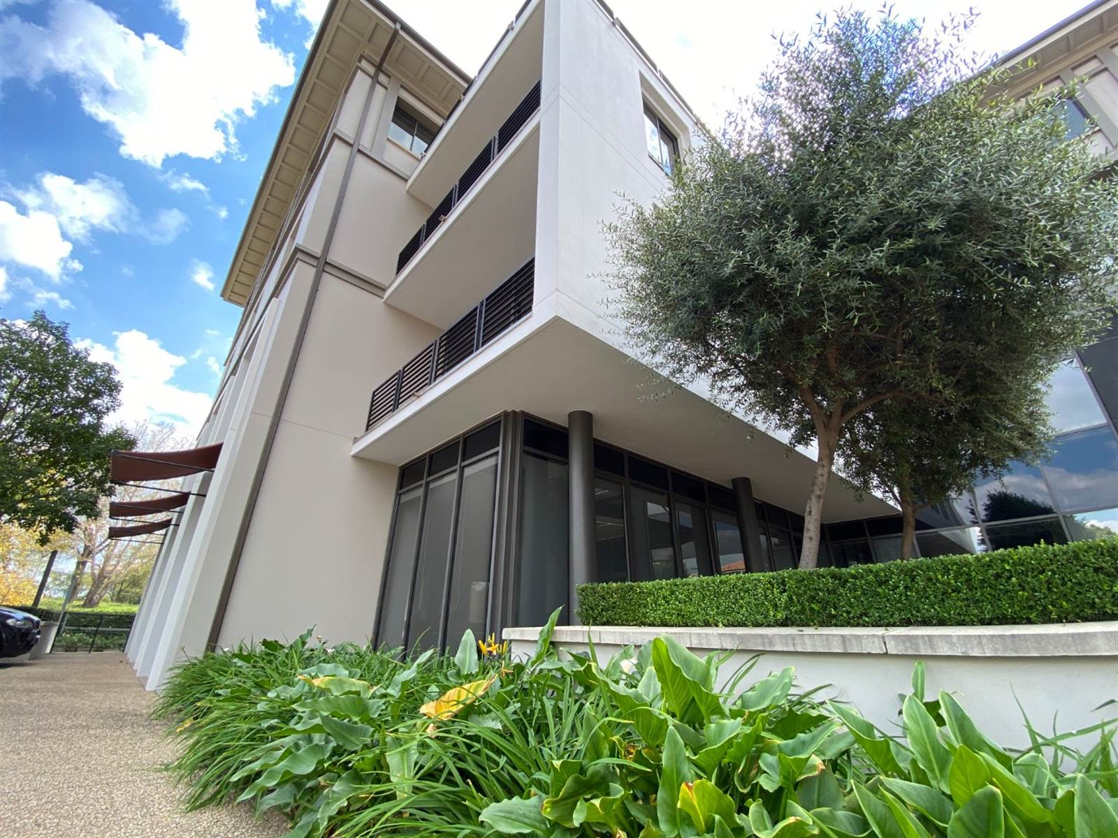393  m² Office Space in Fourways photo number 30