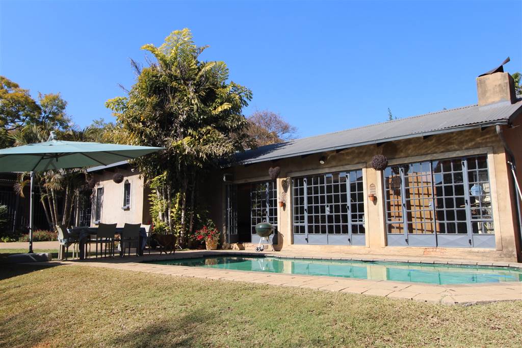4 Bedroom House 4 Bedroom House