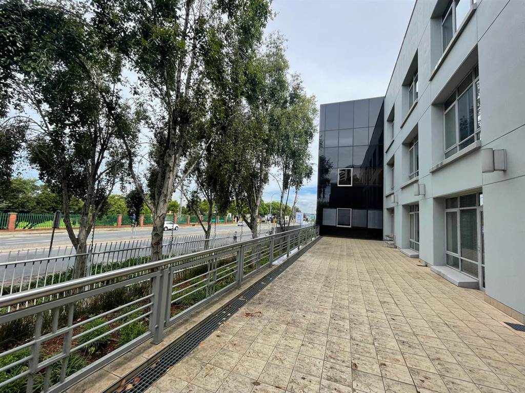 386  m² Commercial space in Illovo photo number 3