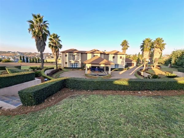 5 Bedroom House 5 Bedroom House