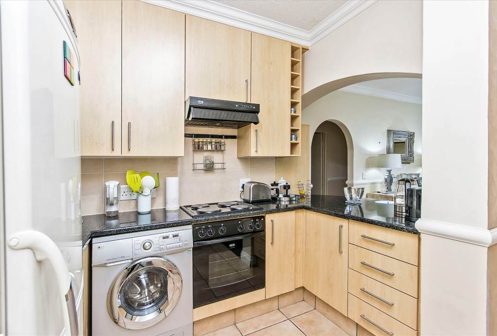 2 Bed Apartment in Morningside photo number 7