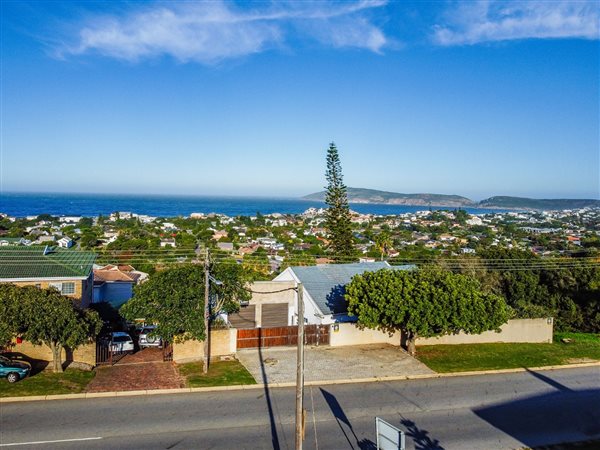 892 m² Land available in Upper Robberg