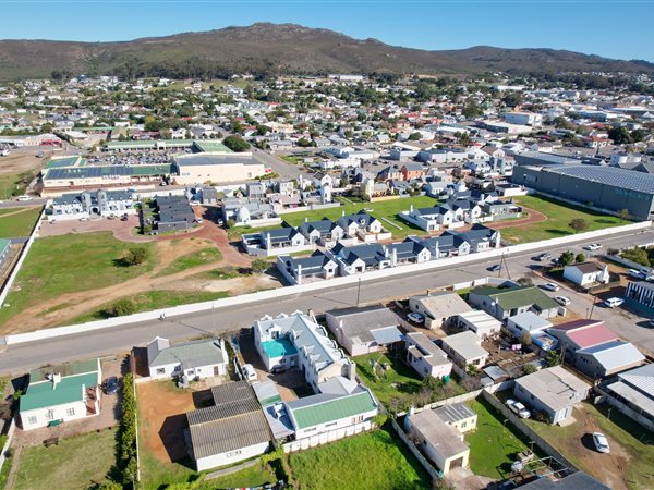 425 m² Land available in Bredasdorp