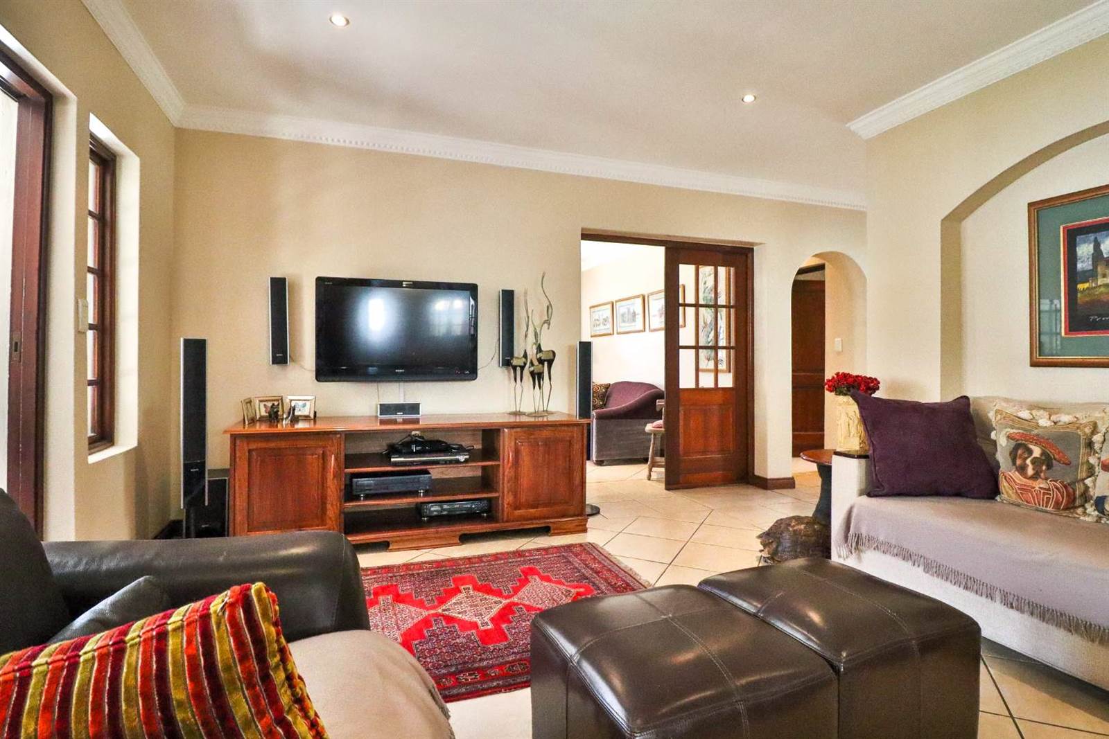 4 Bed House in Waterkloof Ridge photo number 8