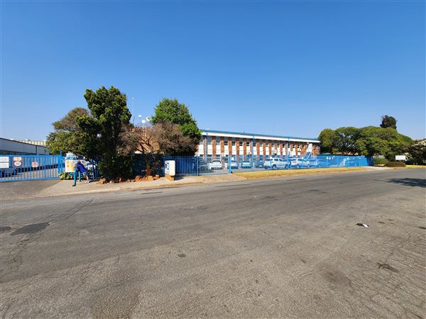 4 500  m² Industrial space