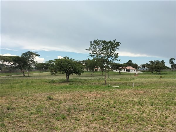 608 m² Land