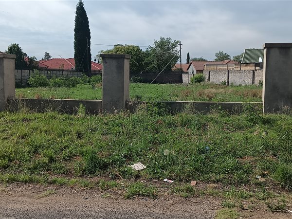 1050 m² Land available in Windmill Park