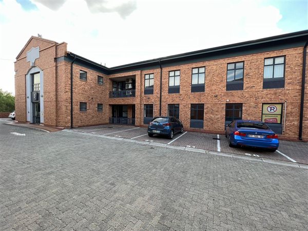 550  m² Commercial space in Constantia Kloof