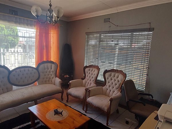 3 Bed House in Alra Park