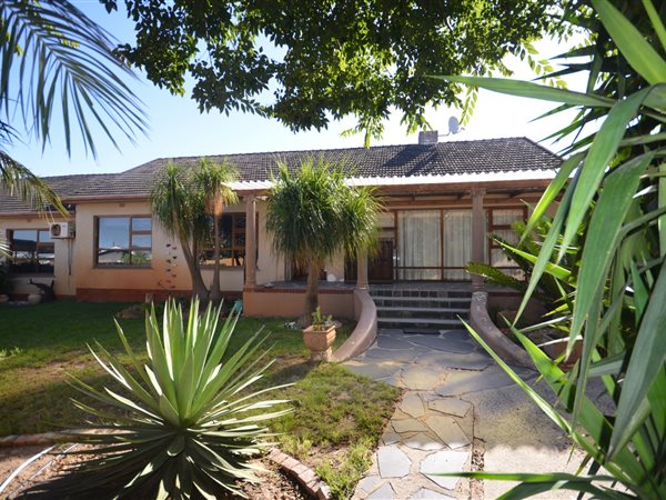 4 Bed House in Arauna