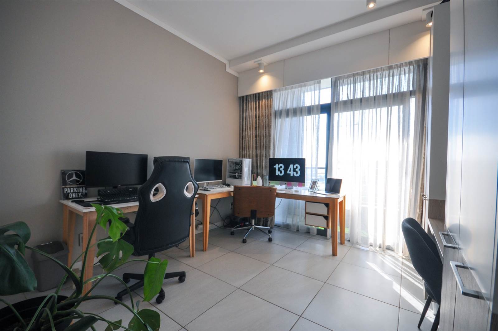 2 Bed Apartment in Menlyn photo number 23