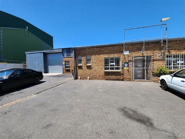 497  m² Industrial space in Triangle Farm