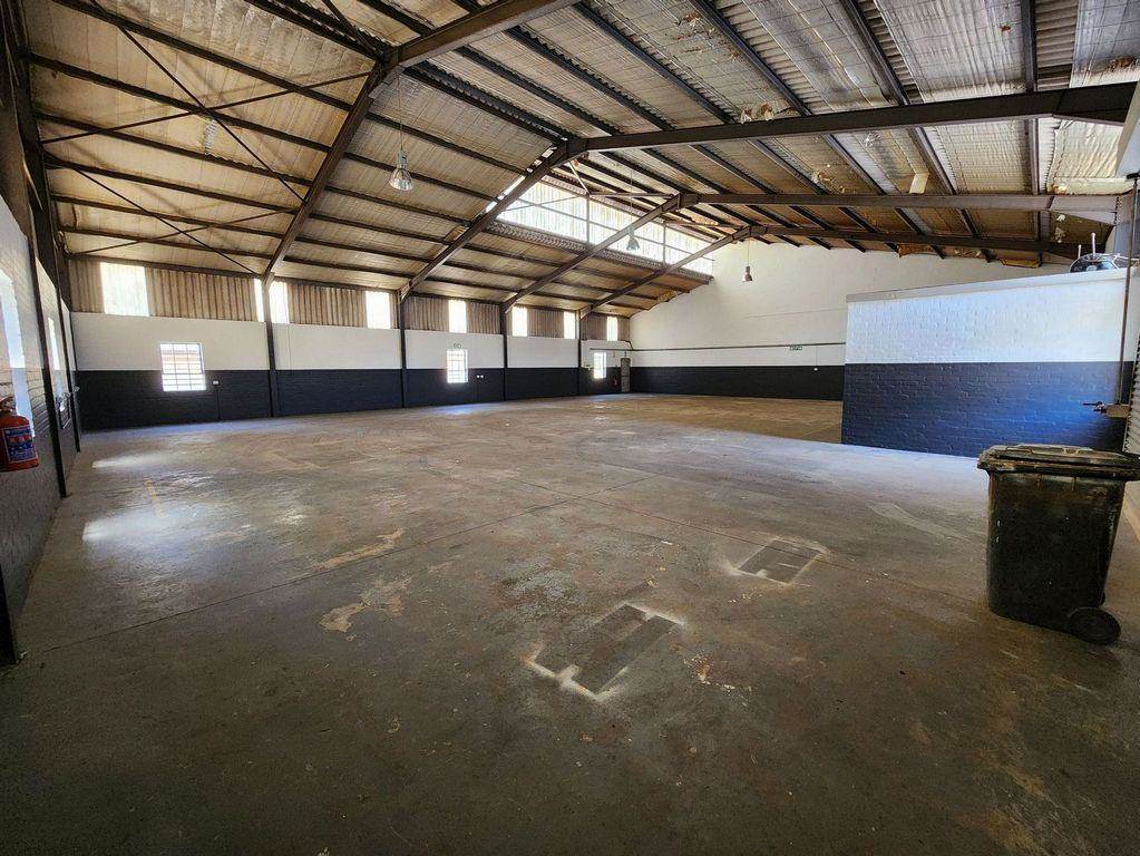 497  m² Industrial space in Triangle Farm photo number 15