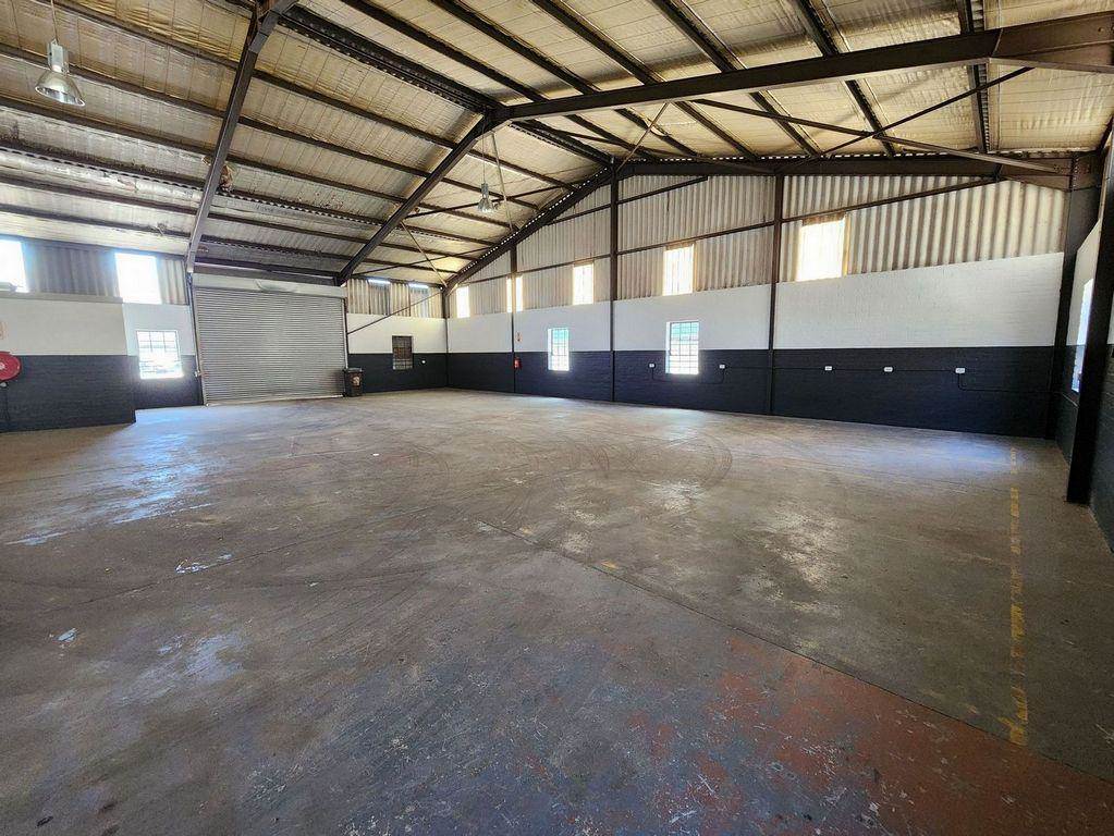 497  m² Industrial space in Triangle Farm photo number 11
