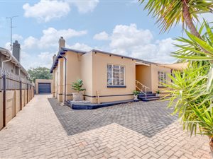 House in Krugersdorp North