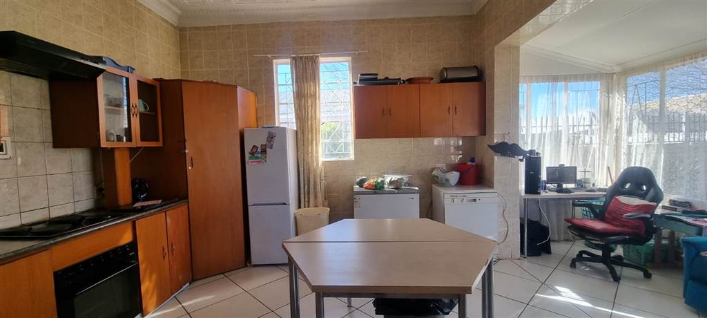 2 Bed House in Krugersdorp West photo number 12