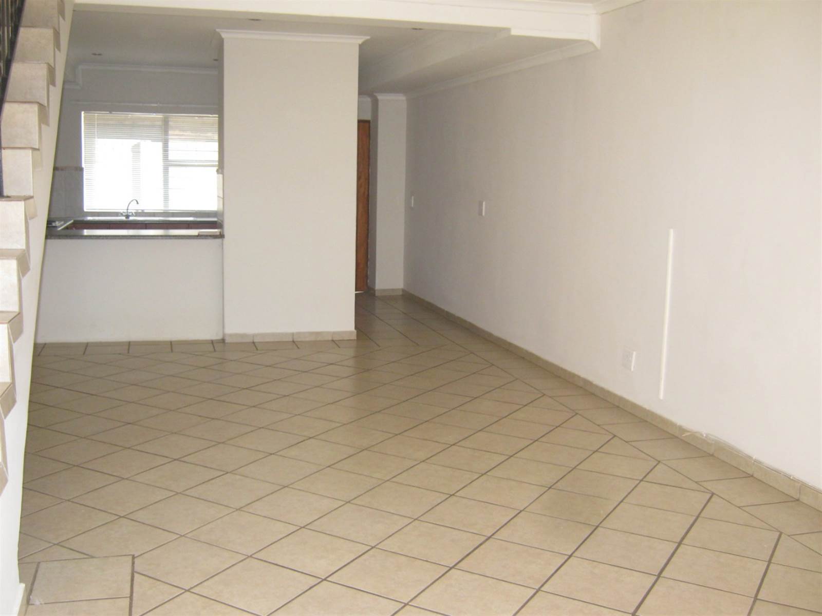 3 Bed Townhouse in Lydenburg photo number 3