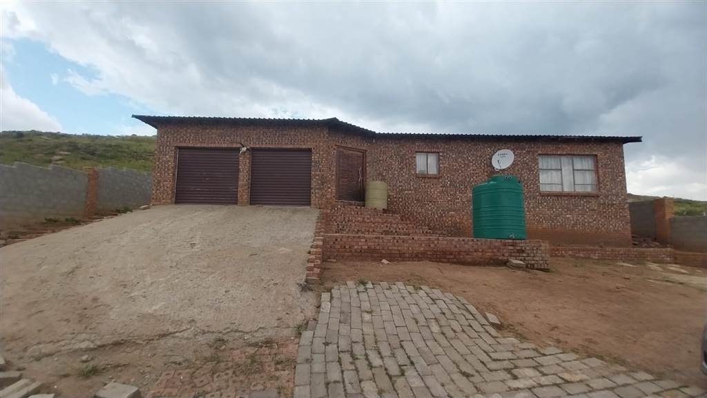 3 Bed House in Clarens photo number 1