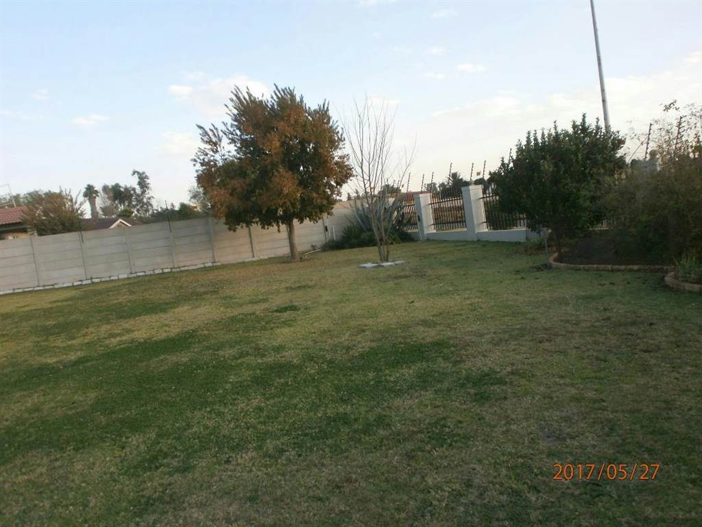 3 Bed House in Brakpan North photo number 12