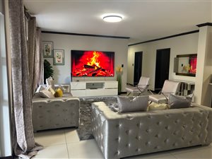 Townhouse in Carlswald Estate