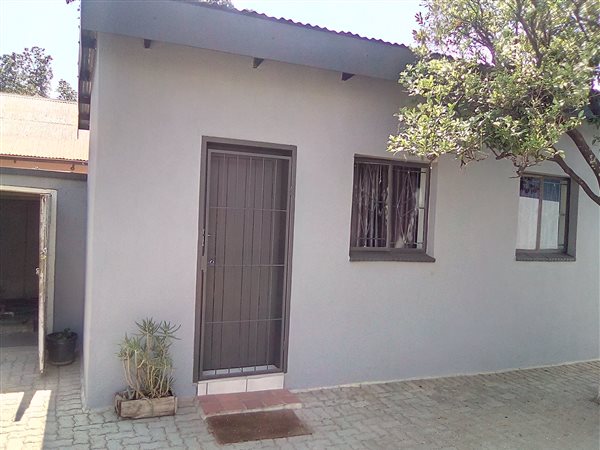 0.5 Bedroom Garden Cottage 0.5 Bedroom Garden Cottage