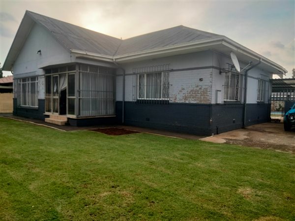 4 Bedroom House 4 Bedroom House