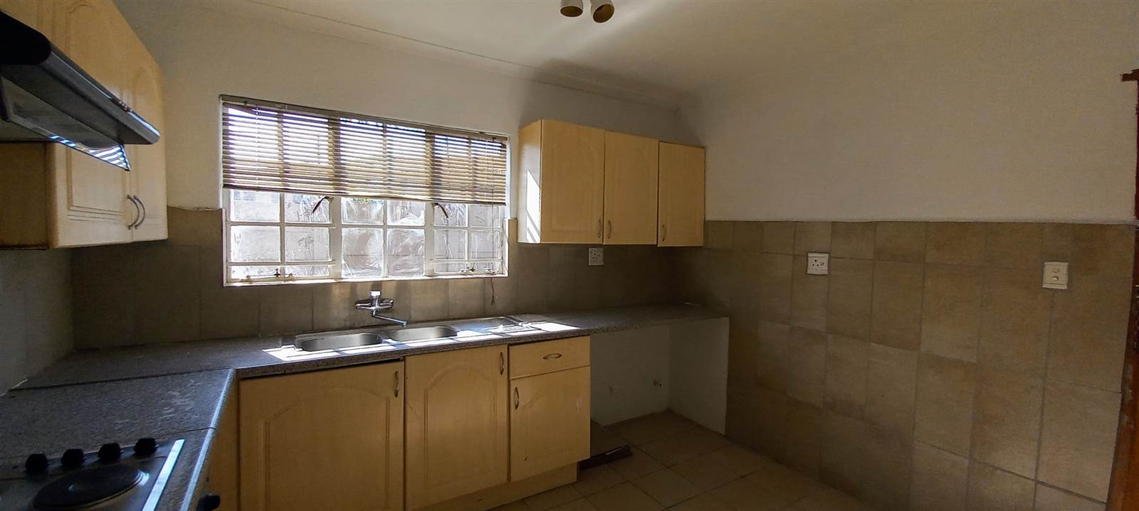 3 Bed Townhouse in Fairland photo number 8
