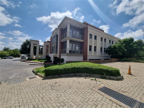 1108  m² Commercial space in Gallo Manor