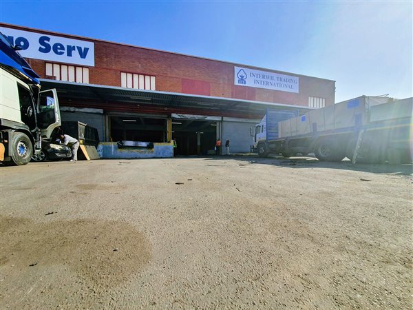 8500  m² Industrial space in Jacobs