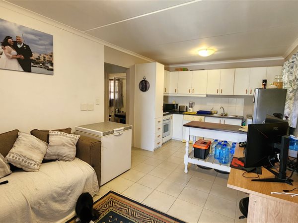 1 Bed Apartment in Strand Central