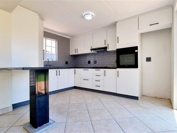 4 Bedroom House 4 Bedroom House