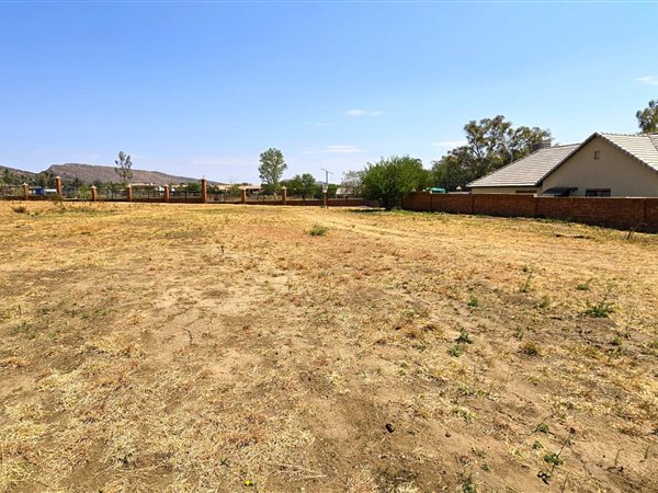 1 023 m² Land