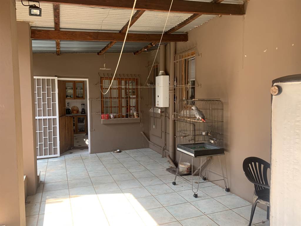 2 Bed House in Bezuidenhout Valley photo number 7