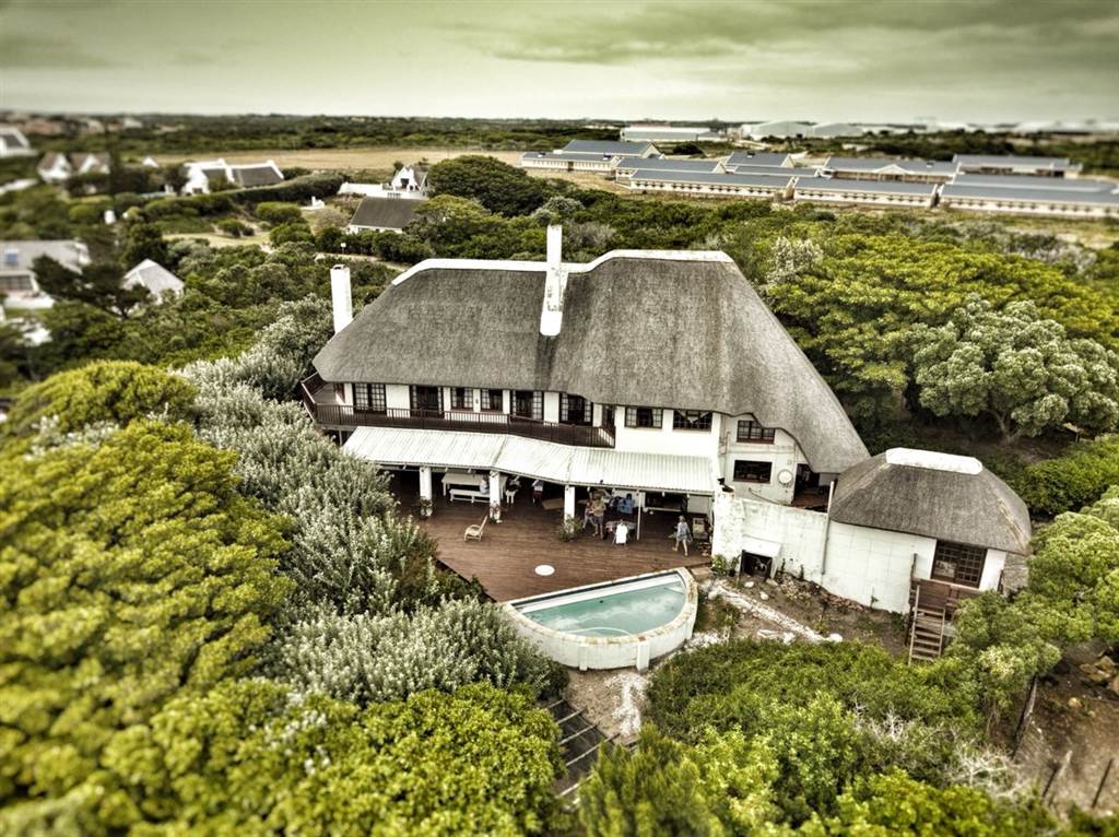 6 Bed House in St Francis Bay photo number 3