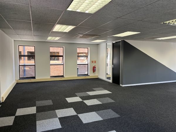 170  m² Office Space