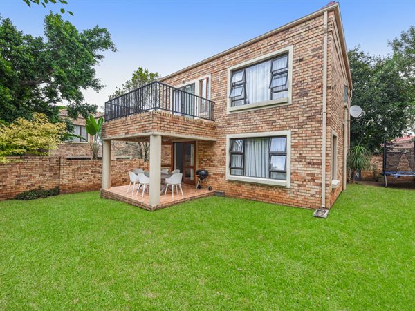 3 Bedroom Townhouse 3 Bedroom Townhouse