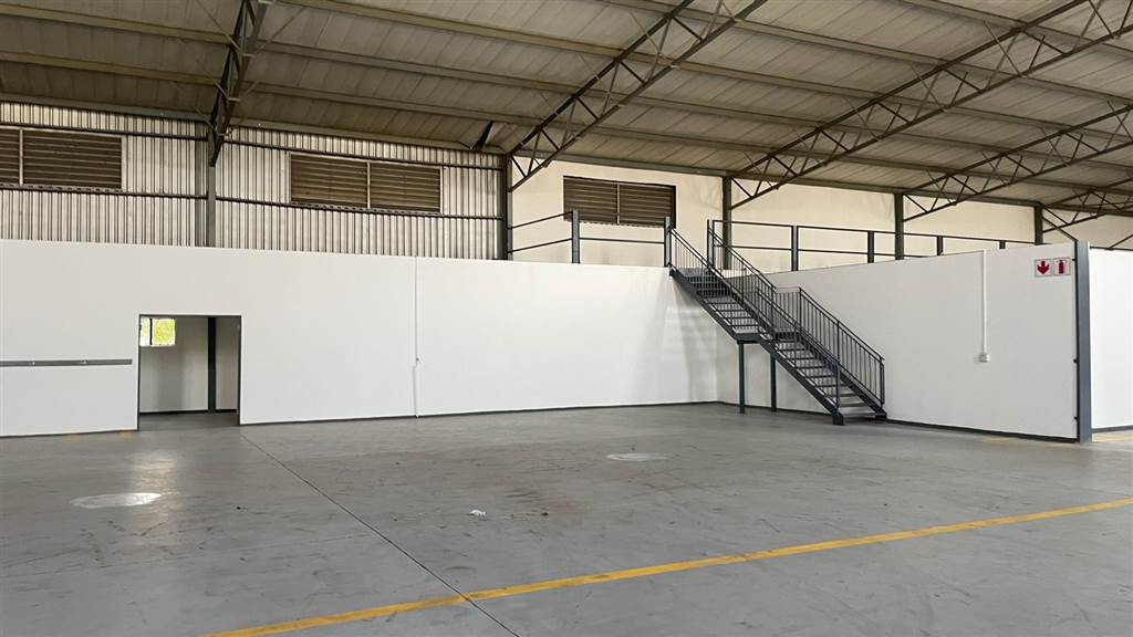 1500  m² Industrial space in Monavoni photo number 3