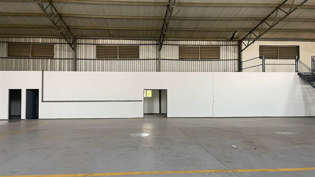 1500  m² Industrial space in Monavoni photo number 5