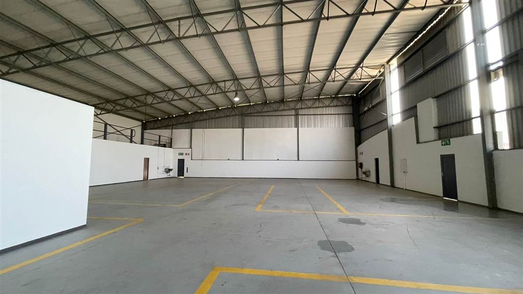 1500  m² Industrial space in Monavoni photo number 7