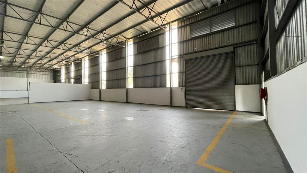 1500  m² Industrial space in Monavoni photo number 4