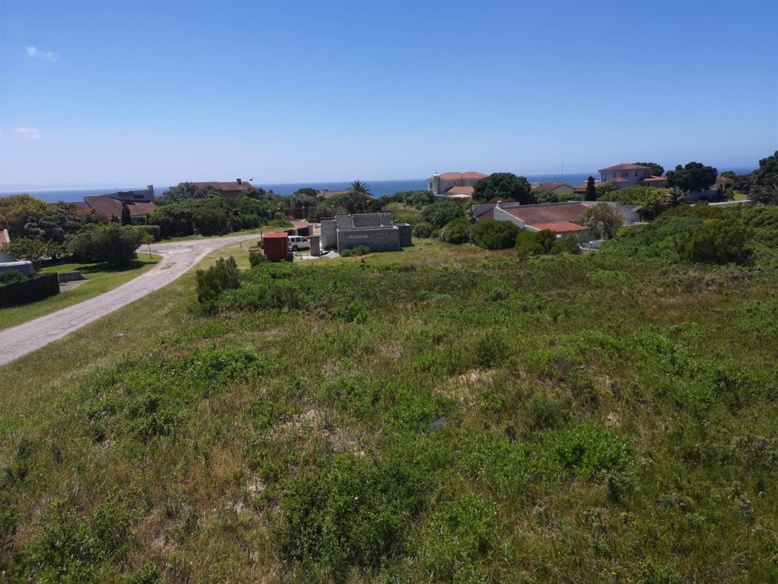825 m² Land available in Santareme photo number 2