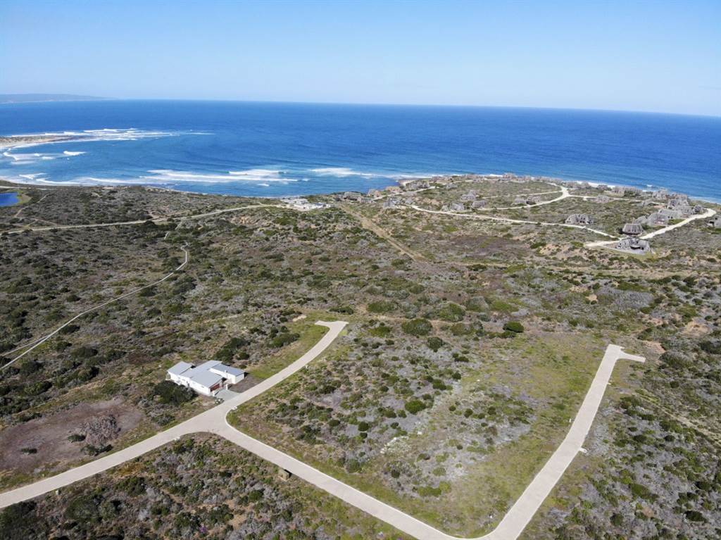 777 m² Land available in Stilbaai photo number 9