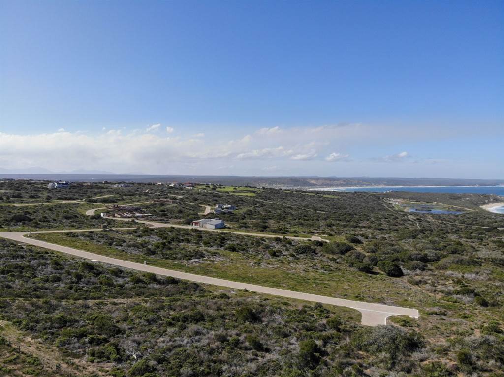 777 m² Land available in Stilbaai photo number 8