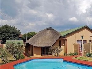 5 Bed House in Waldrift