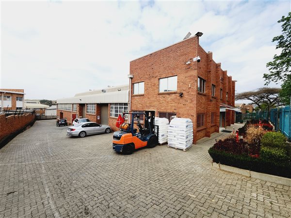 1 130  m² Industrial space